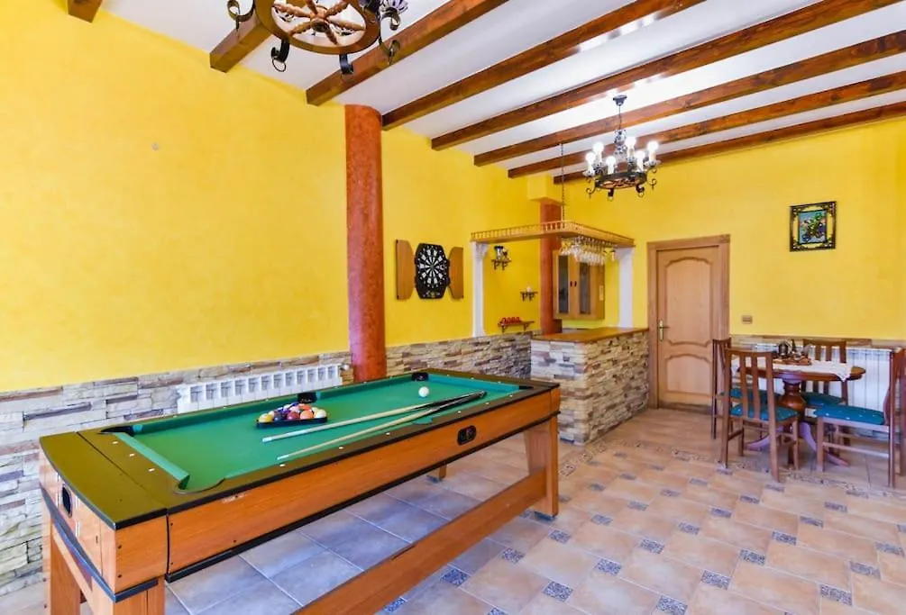 Comoda Casa En Cabarceno Villanueva  0*, Villanueva (Cantabria) Španělsko
